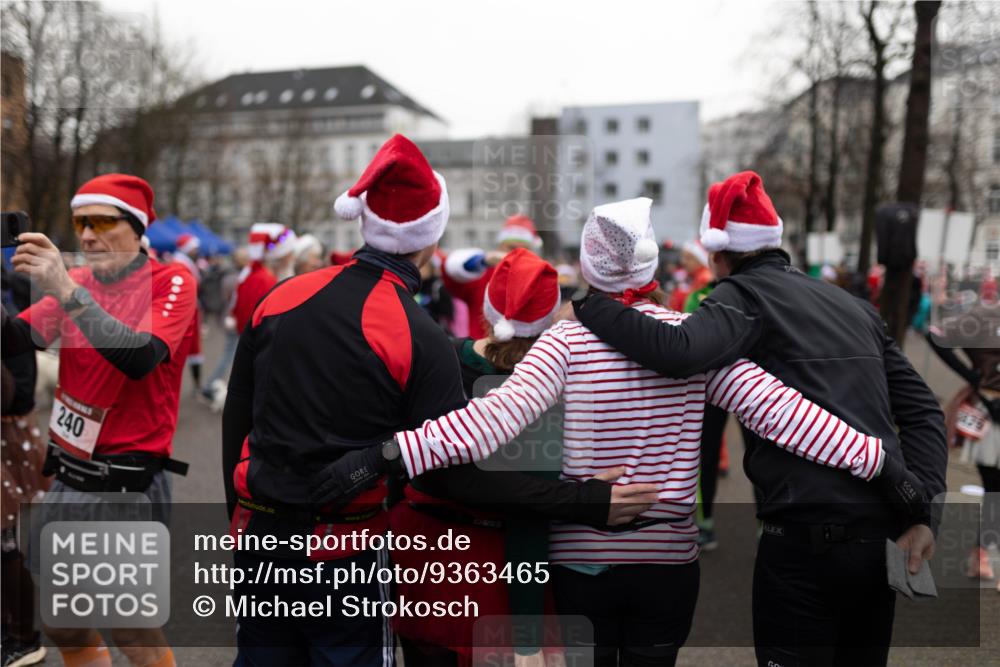 07.12.2025 - St. Pauli X-Mass-Run No. 15 Michael Strokosch http://msf.ph/oto/9363465 07.12.2025 11:57:55 Laufen 240, 6200 meine-sportfotos.de