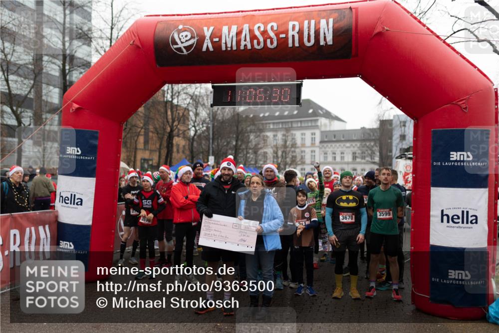 07.12.2025 - St. Pauli X-Mass-Run No. 15 Michael Strokosch http://msf.ph/oto/9363500 07.12.2025 12:06:29 Laufen 10, 06, 30, 2015, 3670, 21, 3, 90, 3599 meine-sportfotos.de