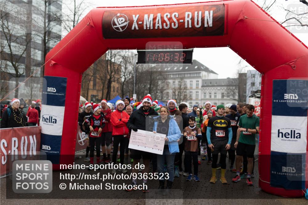 07.12.2025 - St. Pauli X-Mass-Run No. 15 Michael Strokosch http://msf.ph/oto/9363523 07.12.2025 12:06:31 Laufen 00, 06, 32, 336, 311, 3670, 807, 333 meine-sportfotos.de