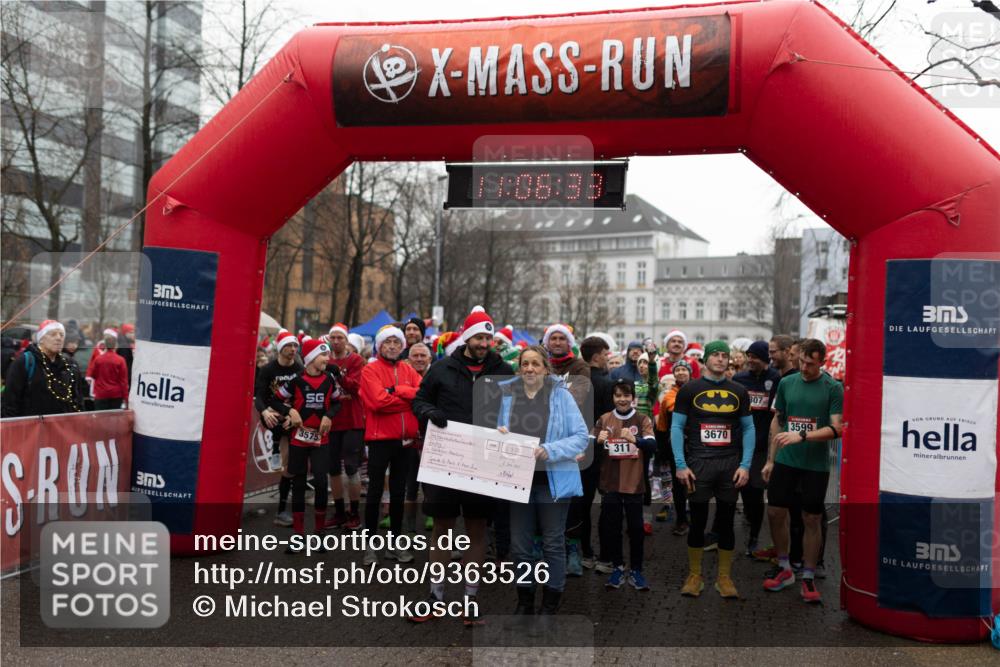 07.12.2025 - St. Pauli X-Mass-Run No. 15 Michael Strokosch http://msf.ph/oto/9363526 07.12.2025 12:06:31 Laufen 10, 06, 33, 311, 3900, 3575, 336, 3670, 807, 3599 meine-sportfotos.de