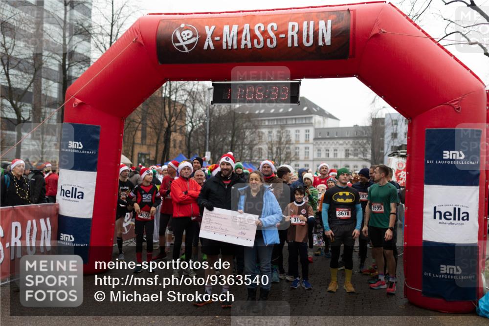 07.12.2025 - St. Pauli X-Mass-Run No. 15 Michael Strokosch http://msf.ph/oto/9363540 07.12.2025 12:06:32 Laufen 3575, 10, 08, 33, 1, 336, 31, 3670, 307, 3599 meine-sportfotos.de