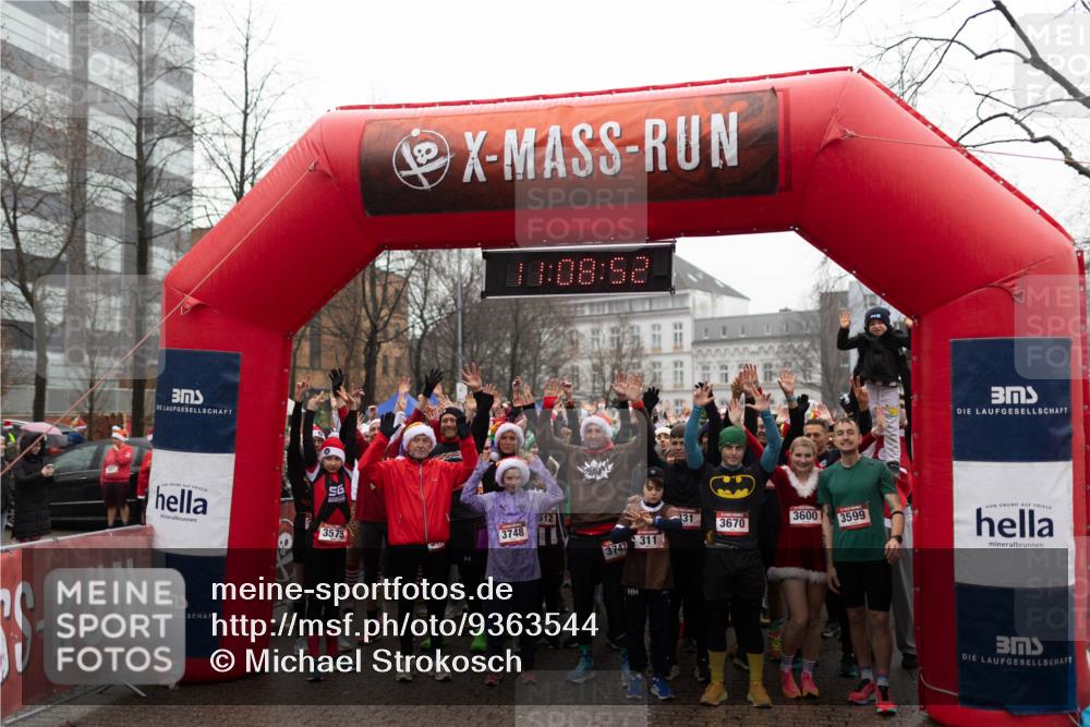 07.12.2025 - St. Pauli X-Mass-Run No. 15 Michael Strokosch http://msf.ph/oto/9363544 07.12.2025 12:08:51 Laufen 11, 08, 52, 3575, 31, 3600, 3748, 3670, 311, 3747, 6, 3599 meine-sportfotos.de