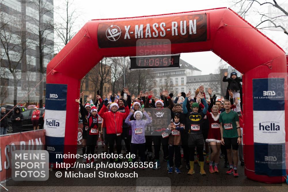 07.12.2025 - St. Pauli X-Mass-Run No. 15 Michael Strokosch http://msf.ph/oto/9363561 07.12.2025 12:08:53 Laufen 179, 3575, 7, 08, 54, 3748, 3747, 11, 3600, 3670, 311, 3599 meine-sportfotos.de