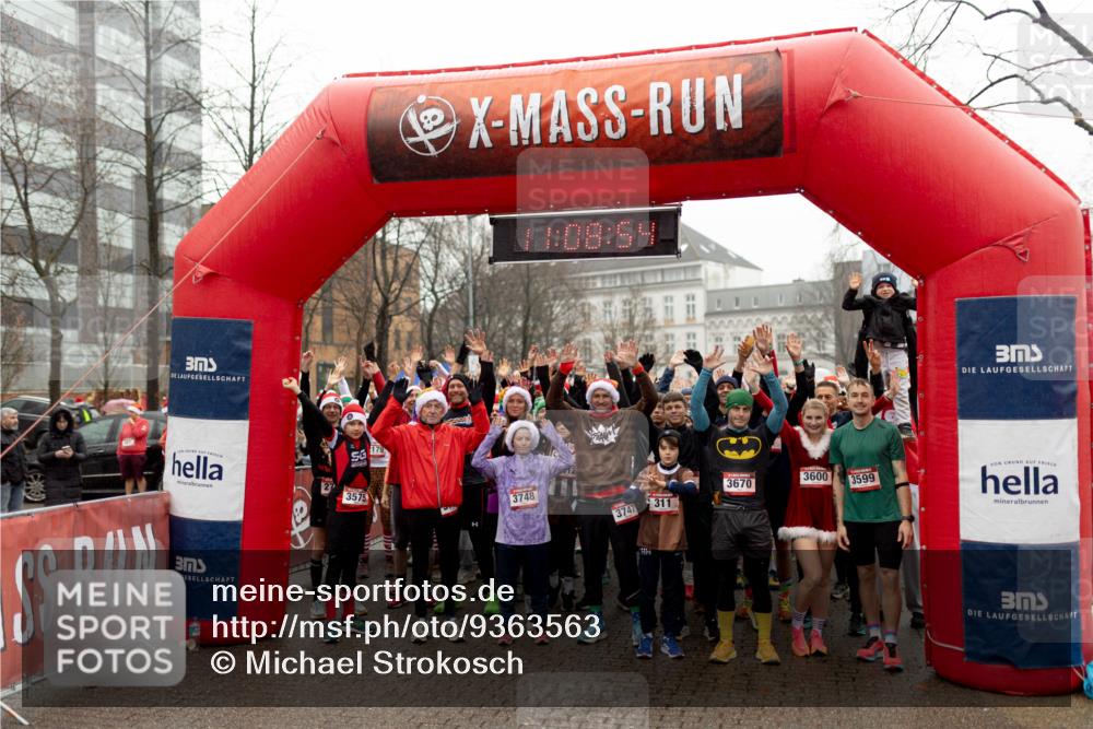 07.12.2025 - St. Pauli X-Mass-Run No. 15 Michael Strokosch http://msf.ph/oto/9363563 07.12.2025 12:08:53 Laufen 27, 179, 3575, 39, 08, 59, 11, 3748, 3670, 3600, 3747, 311, 3599 meine-sportfotos.de