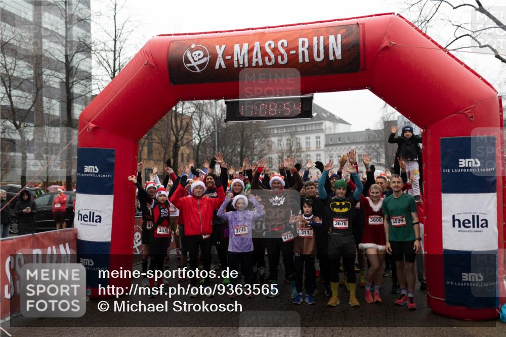 07.12.2025 - St. Pauli X-Mass-Run No. 15 Michael Strokosch http://msf.ph/oto/9363565 07.12.2025 12:08:53 Laufen 27, 3575, 179, 38, 08, 59, 3748, 11, 3670, 3600, 3747, 311, 3599 meine-sportfotos.de