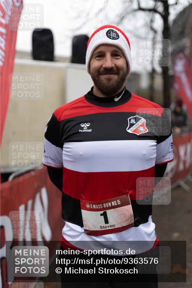 07.12.2025 - St. Pauli X-Mass-Run No. 15 Michael Strokosch http://msf.ph/oto/9363576 07.12.2025 12:09:38 Laufen 15, 93 meine-sportfotos.de