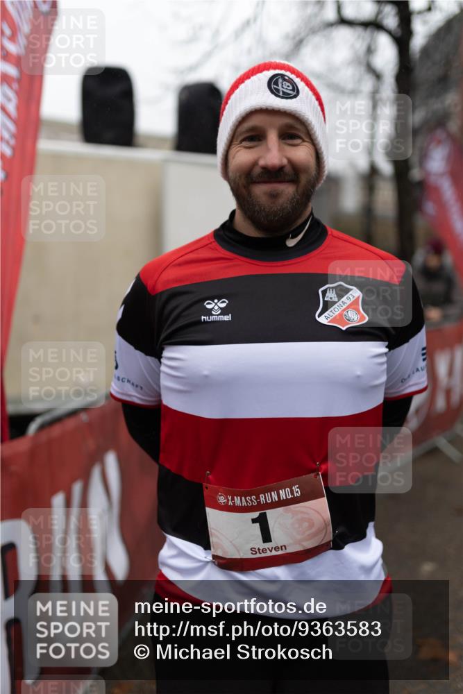 07.12.2025 - St. Pauli X-Mass-Run No. 15 Michael Strokosch http://msf.ph/oto/9363583 07.12.2025 12:09:38 Laufen 15, 93 meine-sportfotos.de