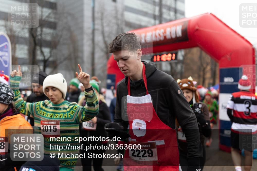07.12.2025 - St. Pauli X-Mass-Run No. 15 Michael Strokosch http://msf.ph/oto/9363600 07.12.2025 12:09:59 Laufen 10, 15, 8, 2015, 1288, 15, 2229 meine-sportfotos.de