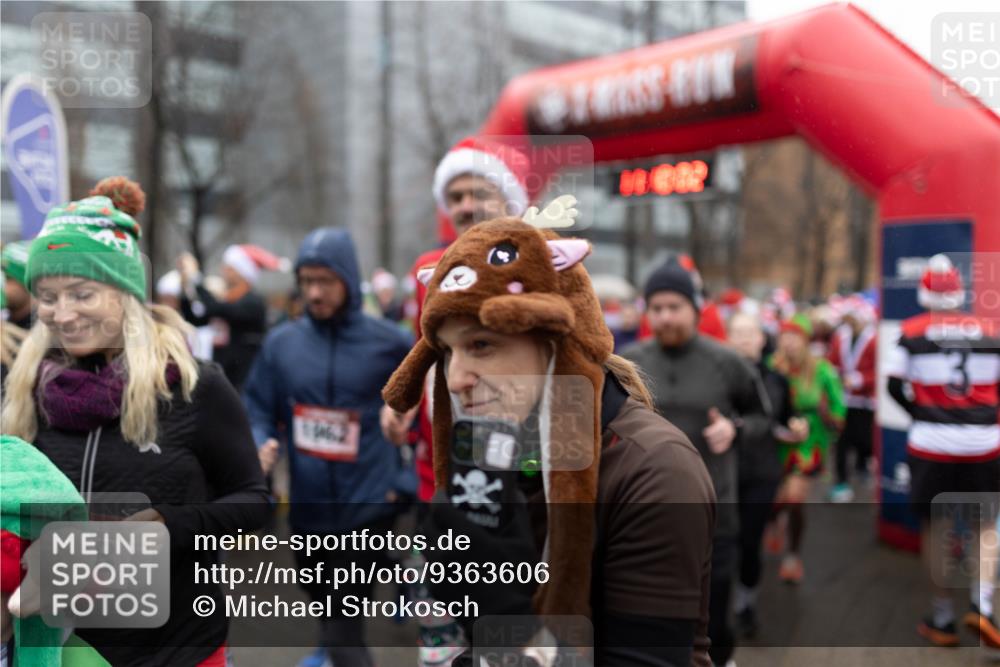 07.12.2025 - St. Pauli X-Mass-Run No. 15 Michael Strokosch http://msf.ph/oto/9363606 07.12.2025 12:10:00 Laufen 8, 15 meine-sportfotos.de