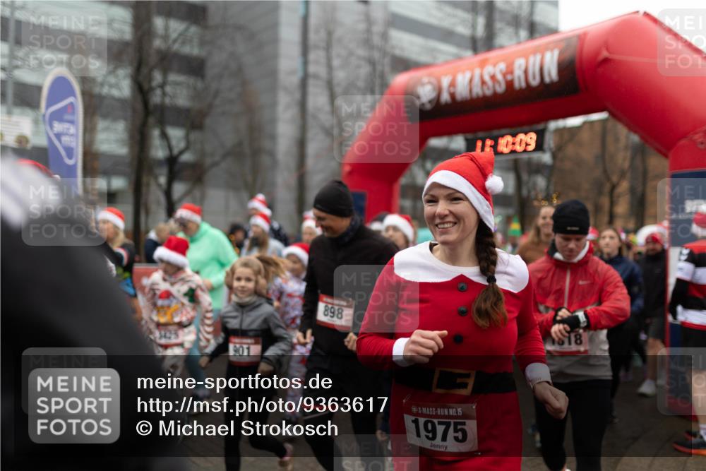 07.12.2025 - St. Pauli X-Mass-Run No. 15 Michael Strokosch http://msf.ph/oto/9363617 07.12.2025 12:10:07 Laufen 901, 898, 10, 09, 15, 1975, 18 meine-sportfotos.de