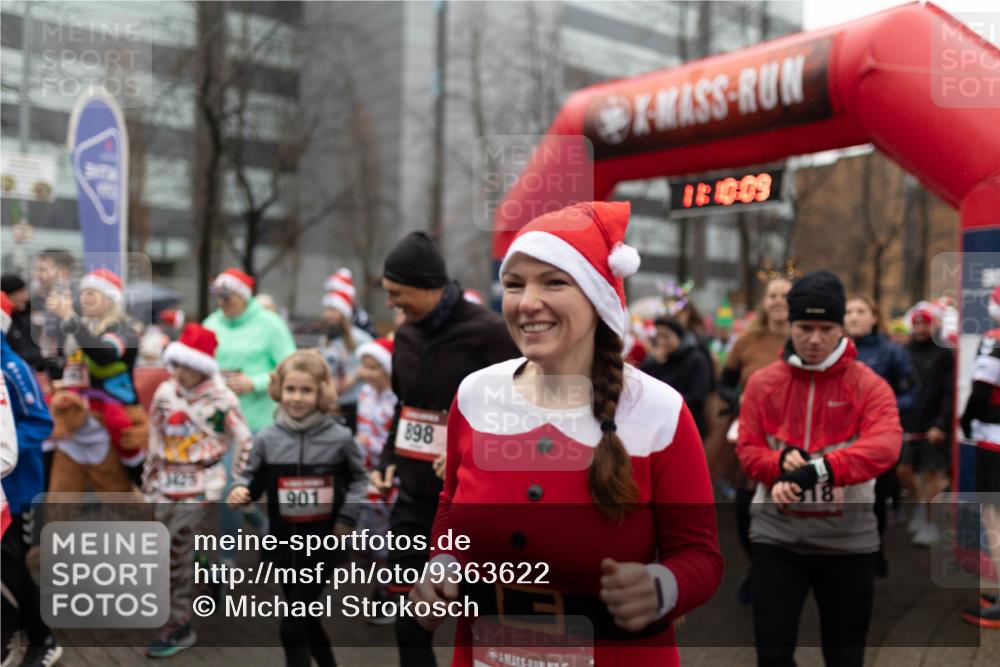 07.12.2025 - St. Pauli X-Mass-Run No. 15 Michael Strokosch http://msf.ph/oto/9363622 07.12.2025 12:10:07 Laufen 3105, 901, 898, 13, 10, 09 meine-sportfotos.de