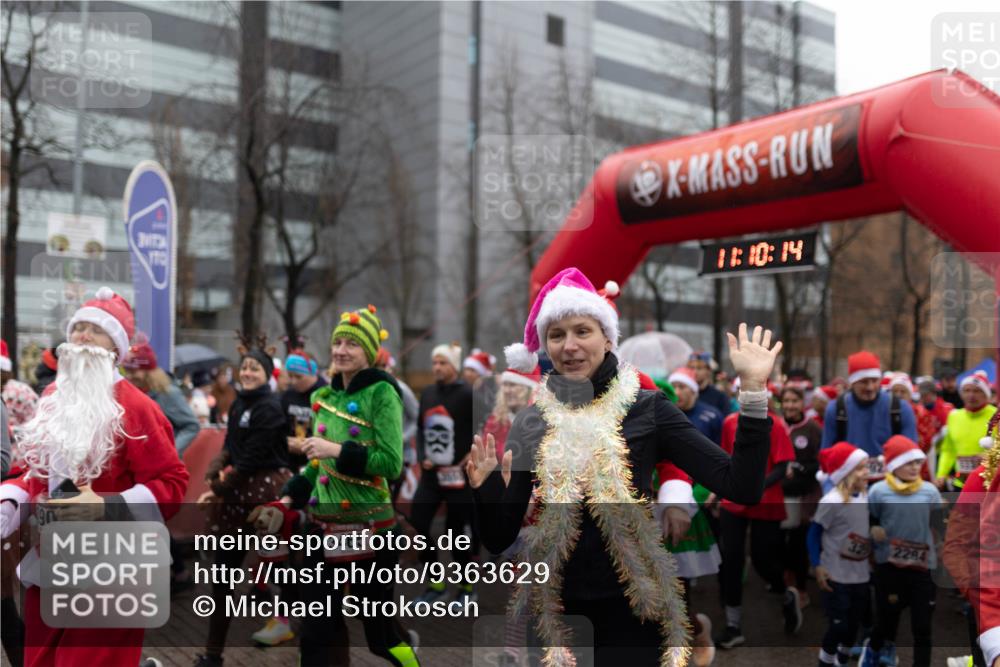 07.12.2025 - St. Pauli X-Mass-Run No. 15 Michael Strokosch http://msf.ph/oto/9363629 07.12.2025 12:10:12 Laufen 90, 67, 3465, 80, 18, 10, 14, 2284 meine-sportfotos.de