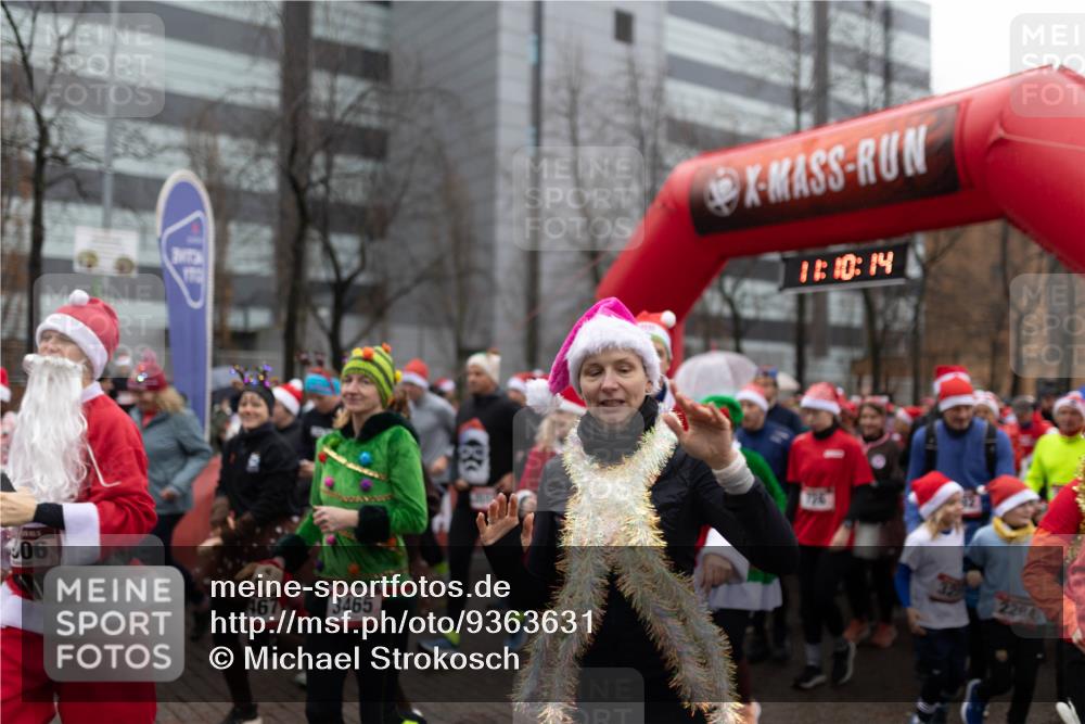 07.12.2025 - St. Pauli X-Mass-Run No. 15 Michael Strokosch http://msf.ph/oto/9363631 07.12.2025 12:10:13 Laufen 06, 467, 3465, 80, 16, 10, 14, 2284 meine-sportfotos.de
