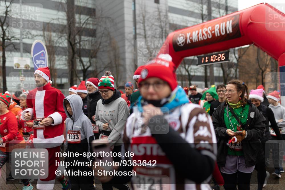 07.12.2025 - St. Pauli X-Mass-Run No. 15 Michael Strokosch http://msf.ph/oto/9363642 07.12.2025 12:10:24 Laufen 52, 396, 15, 1933, 61, 11, 10, 26, 3121 meine-sportfotos.de