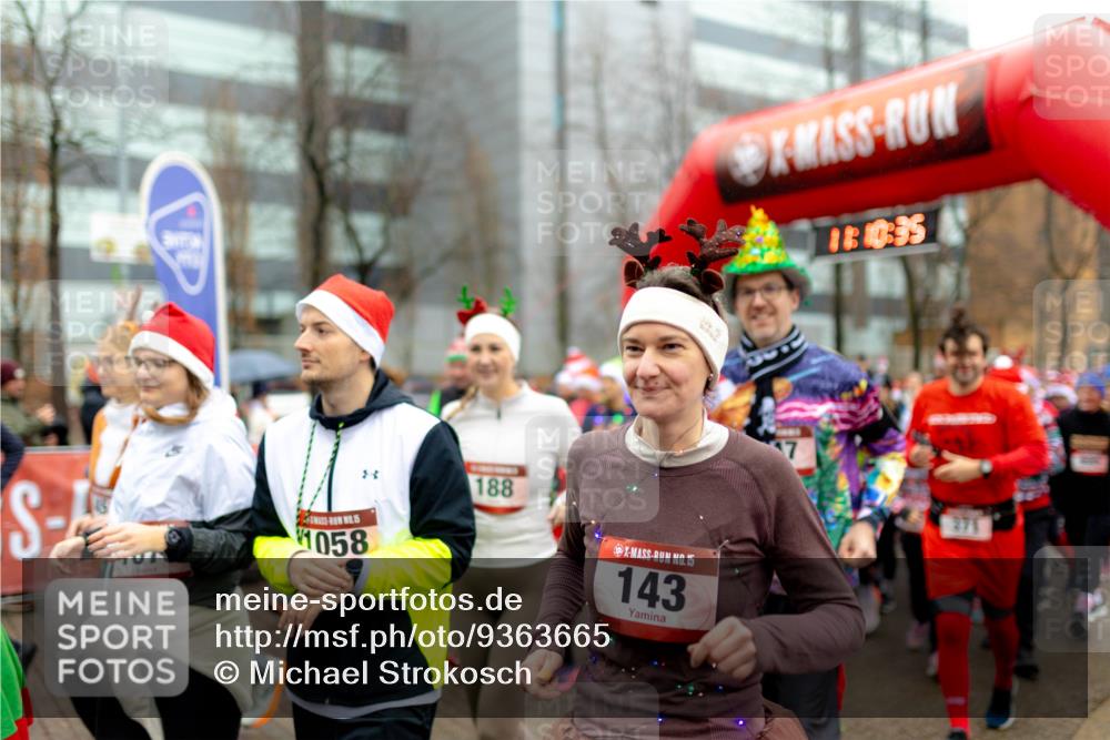 07.12.2025 - St. Pauli X-Mass-Run No. 15 Michael Strokosch http://msf.ph/oto/9363665 07.12.2025 12:10:33 Laufen 1058, 188, 15, 143, 18, 10, 35, 271 meine-sportfotos.de
