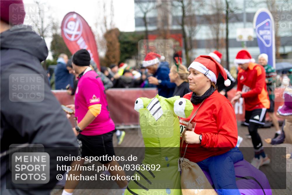 07.12.2025 - St. Pauli X-Mass-Run No. 15 Michael Strokosch http://msf.ph/oto/9363692 07.12.2025 12:10:41 Laufen 07 meine-sportfotos.de