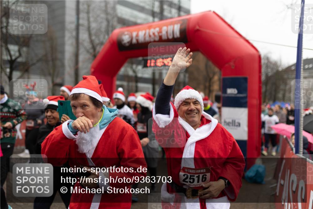07.12.2025 - St. Pauli X-Mass-Run No. 15 Michael Strokosch http://msf.ph/oto/9363703 07.12.2025 12:10:43 Laufen 15, 15, 2516 meine-sportfotos.de