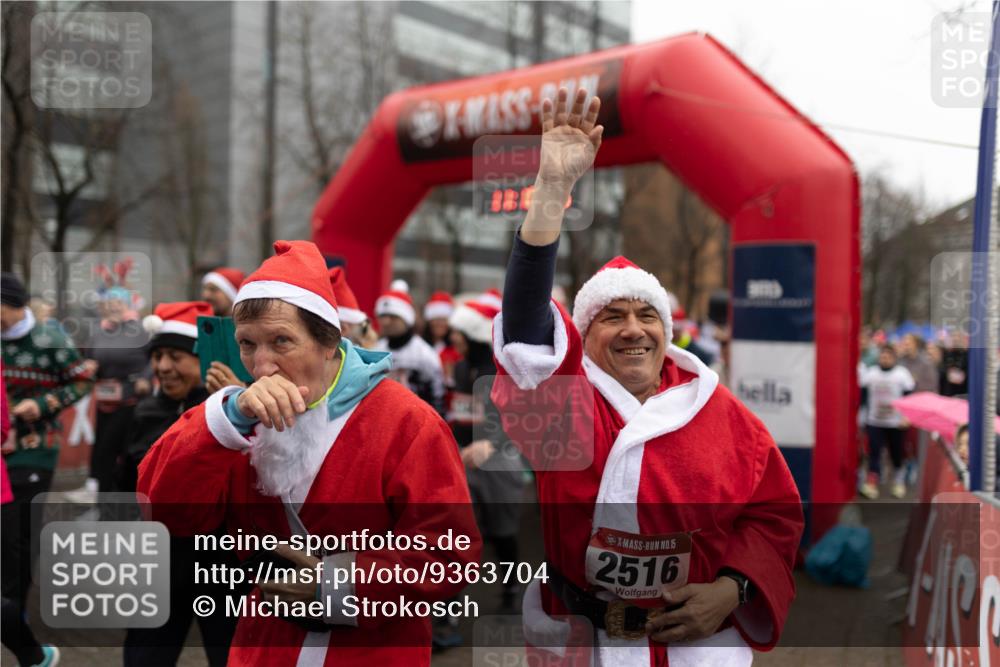 07.12.2025 - St. Pauli X-Mass-Run No. 15 Michael Strokosch http://msf.ph/oto/9363704 07.12.2025 12:10:43 Laufen 15, 15, 2516 meine-sportfotos.de