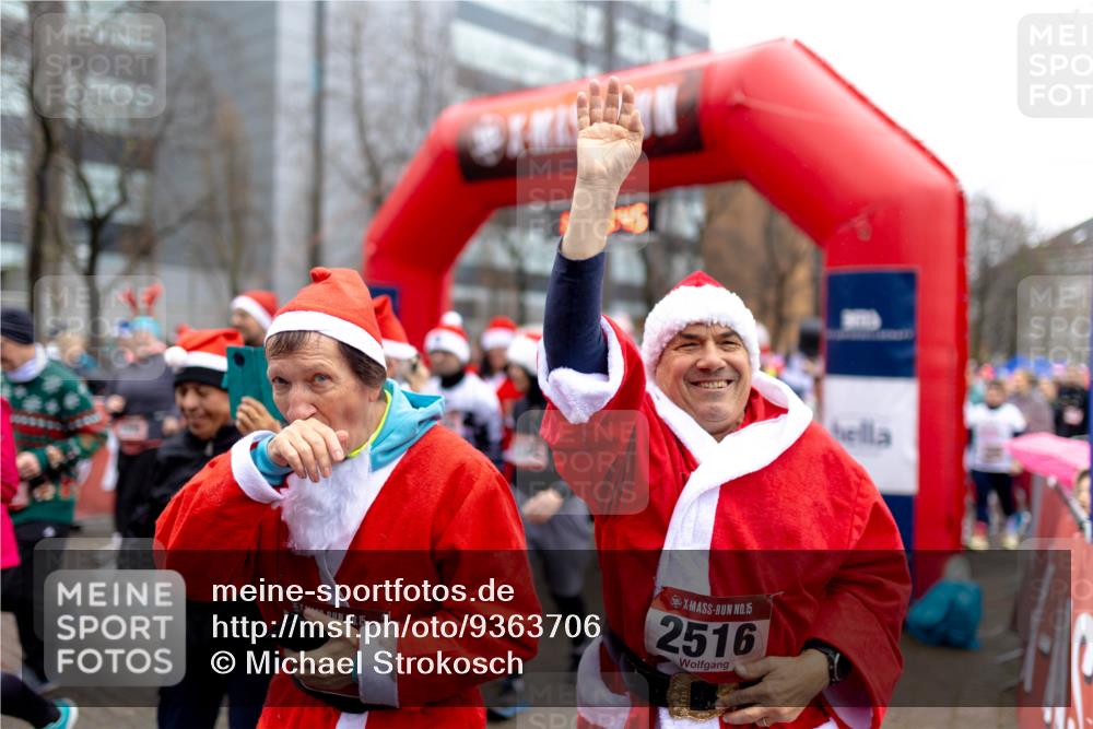 07.12.2025 - St. Pauli X-Mass-Run No. 15 Michael Strokosch http://msf.ph/oto/9363706 07.12.2025 12:10:43 Laufen 15, 15, 2516 meine-sportfotos.de