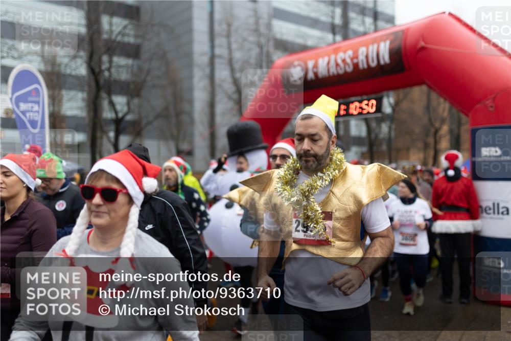 07.12.2025 - St. Pauli X-Mass-Run No. 15 Michael Strokosch http://msf.ph/oto/9363710 07.12.2025 12:10:49 Laufen 295, 5606 meine-sportfotos.de
