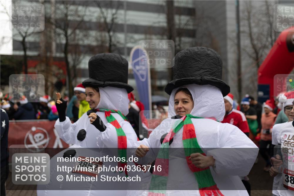 07.12.2025 - St. Pauli X-Mass-Run No. 15 Michael Strokosch http://msf.ph/oto/9363716 07.12.2025 12:10:51 Laufen 15, 3852, 20, 38 meine-sportfotos.de
