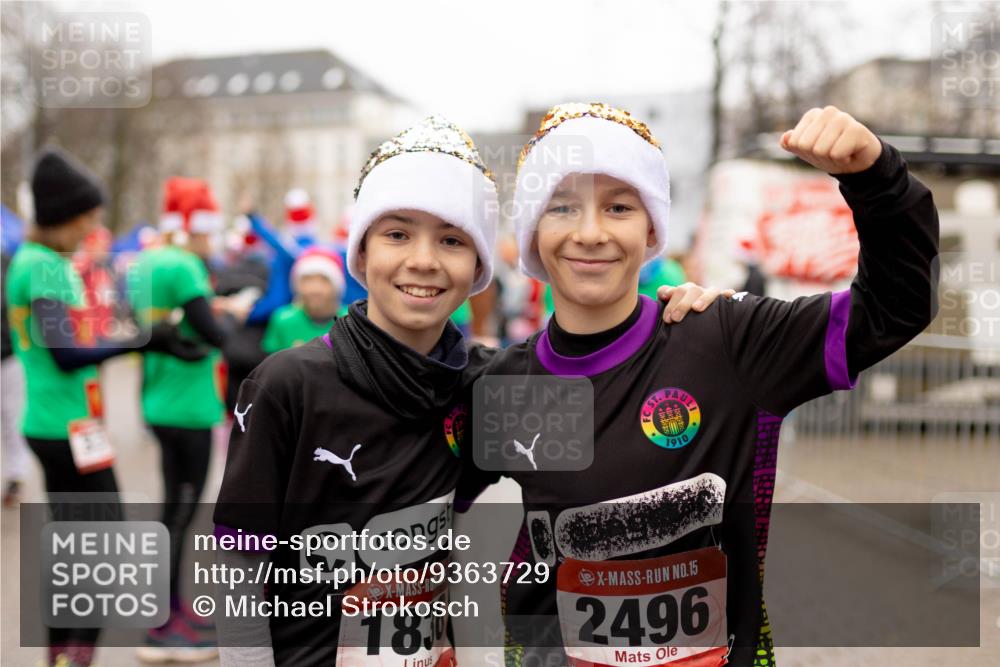 07.12.2025 - St. Pauli X-Mass-Run No. 15 Michael Strokosch http://msf.ph/oto/9363729 07.12.2025 12:13:49 Laufen 183, 1910, 15, 2496 meine-sportfotos.de