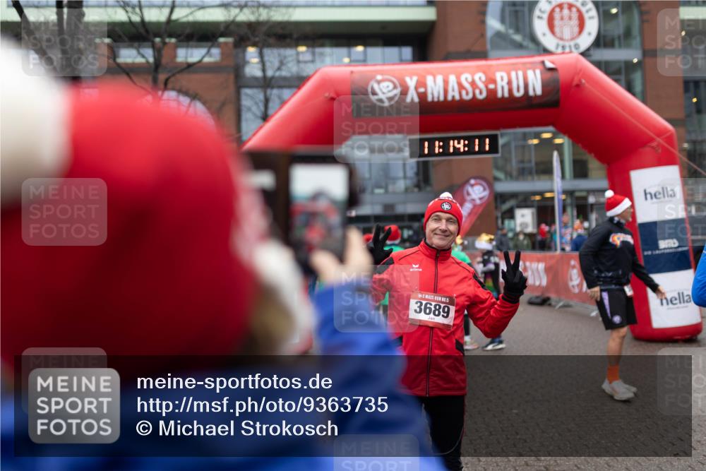 07.12.2025 - St. Pauli X-Mass-Run No. 15 Michael Strokosch http://msf.ph/oto/9363735 07.12.2025 12:14:09 Laufen 1910, 11, 14, 11, 15, 3689 meine-sportfotos.de