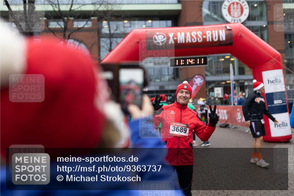 07.12.2025 - St. Pauli X-Mass-Run No. 15 Michael Strokosch http://msf.ph/oto/9363737 07.12.2025 12:14:09 Laufen 1919, 18, 14, 11, 5, 3689 meine-sportfotos.de