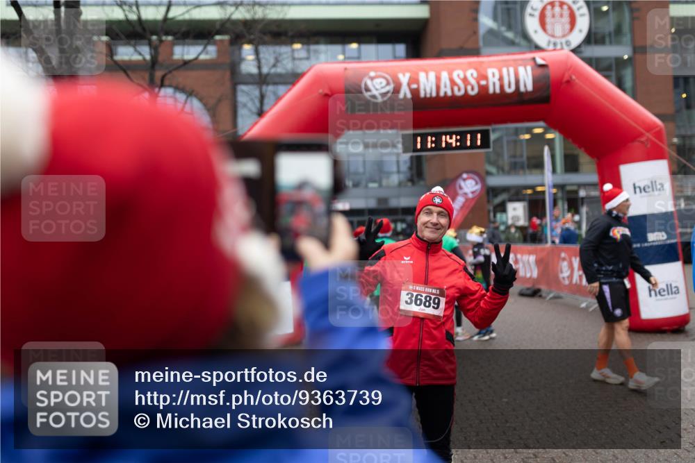 07.12.2025 - St. Pauli X-Mass-Run No. 15 Michael Strokosch http://msf.ph/oto/9363739 07.12.2025 12:14:09 Laufen 1919, 11, 14, 11, 15, 3689 meine-sportfotos.de