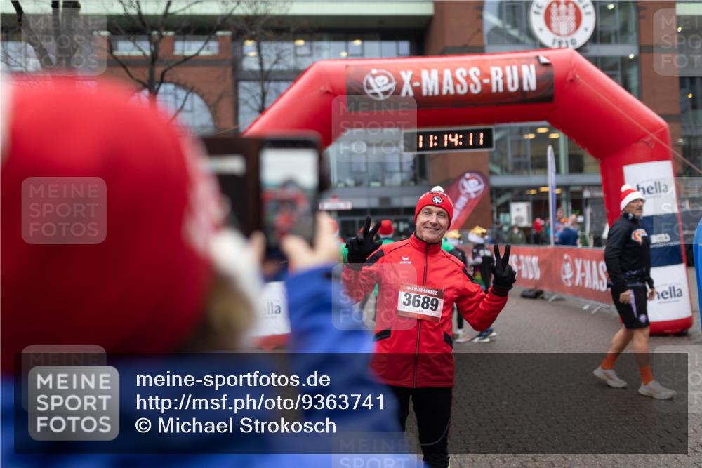 07.12.2025 - St. Pauli X-Mass-Run No. 15 Michael Strokosch http://msf.ph/oto/9363741 07.12.2025 12:14:09 Laufen 1919, 18, 14, 11, 5, 3689 meine-sportfotos.de