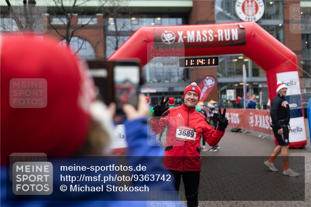 07.12.2025 - St. Pauli X-Mass-Run No. 15 Michael Strokosch http://msf.ph/oto/9363742 07.12.2025 12:14:09 Laufen 1919, 11, 14, 11, 5, 3689 meine-sportfotos.de
