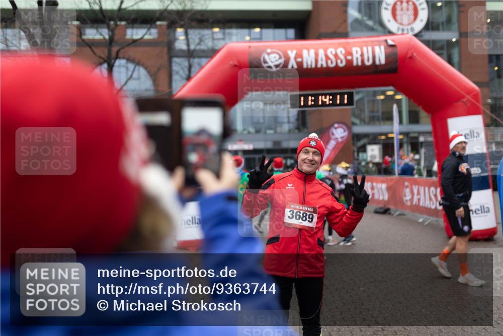 07.12.2025 - St. Pauli X-Mass-Run No. 15 Michael Strokosch http://msf.ph/oto/9363744 07.12.2025 12:14:09 Laufen 1919, 11, 5, 3689 meine-sportfotos.de