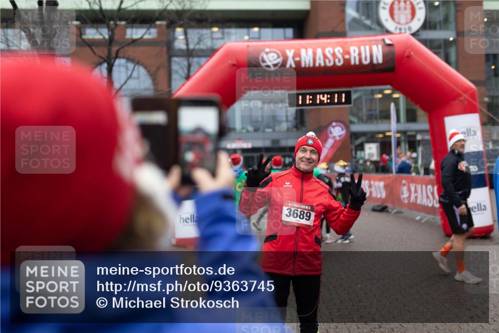 07.12.2025 - St. Pauli X-Mass-Run No. 15 Michael Strokosch http://msf.ph/oto/9363745 07.12.2025 12:14:09 Laufen 1, 14, 11, 1219, 15, 3689 meine-sportfotos.de