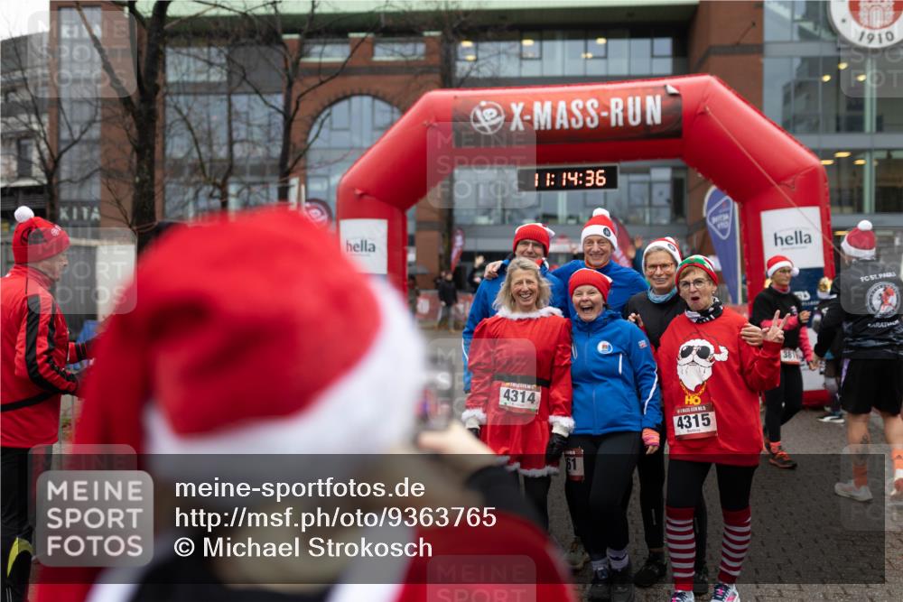 07.12.2025 - St. Pauli X-Mass-Run No. 15 Michael Strokosch http://msf.ph/oto/9363765 07.12.2025 12:14:34 Laufen 11, 14, 36, 4314, 61, 4315, 3819, 1910 meine-sportfotos.de