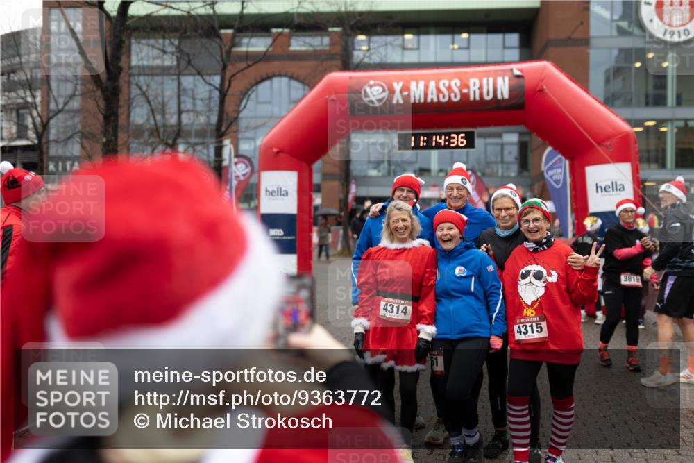 07.12.2025 - St. Pauli X-Mass-Run No. 15 Michael Strokosch http://msf.ph/oto/9363772 07.12.2025 12:14:35 Laufen 11, 14, 36, 4314, 4315, 3819, 1910 meine-sportfotos.de