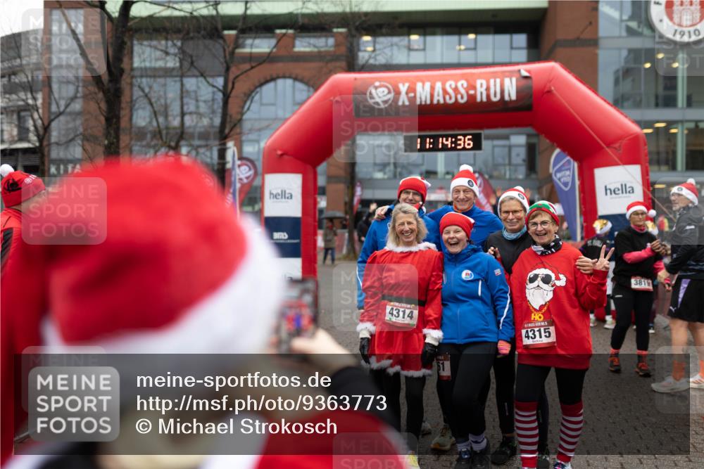 07.12.2025 - St. Pauli X-Mass-Run No. 15 Michael Strokosch http://msf.ph/oto/9363773 07.12.2025 12:14:35 Laufen 11, 14, 36, 4314, 4315, 3819, 1910 meine-sportfotos.de