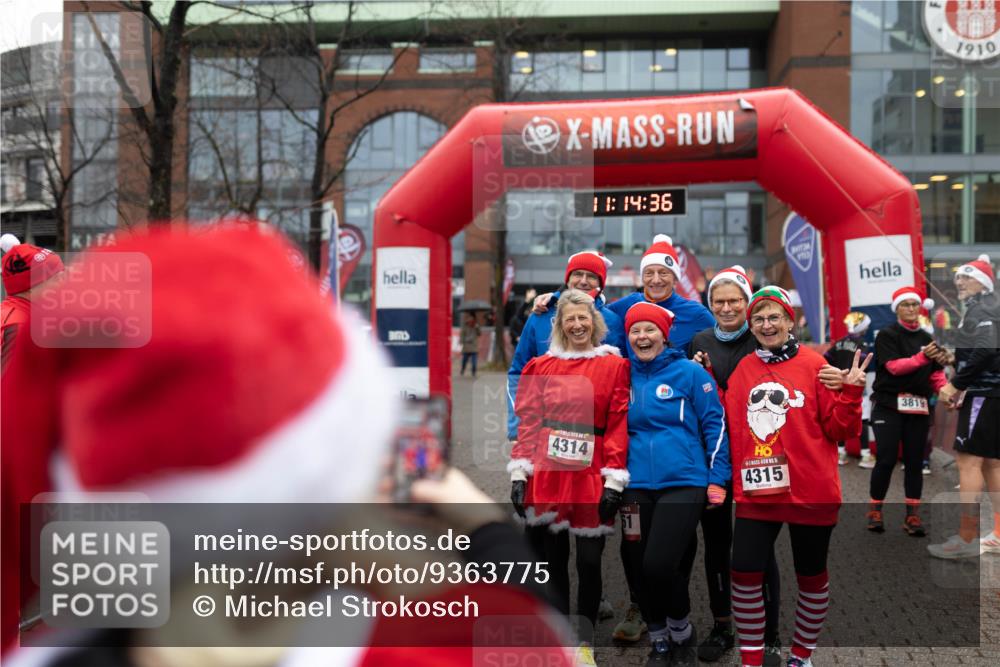 07.12.2025 - St. Pauli X-Mass-Run No. 15 Michael Strokosch http://msf.ph/oto/9363775 07.12.2025 12:14:35 Laufen 11, 14, 36, 4314, 4315, 3819, 1910 meine-sportfotos.de