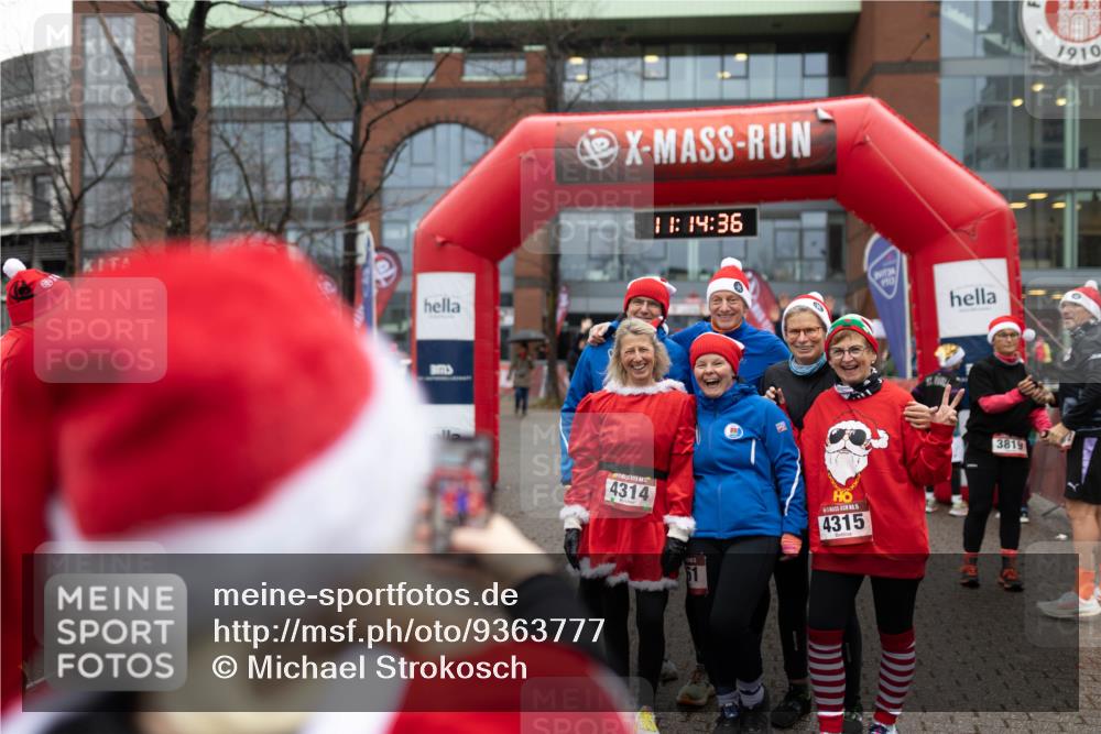 07.12.2025 - St. Pauli X-Mass-Run No. 15 Michael Strokosch http://msf.ph/oto/9363777 07.12.2025 12:14:35 Laufen 11, 14, 36, 4314, 4315, 3819, 1910 meine-sportfotos.de