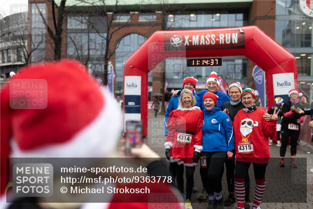 07.12.2025 - St. Pauli X-Mass-Run No. 15 Michael Strokosch http://msf.ph/oto/9363778 07.12.2025 12:14:35 Laufen 11, 14, 37, 4314, 15, 4315, 3819 meine-sportfotos.de