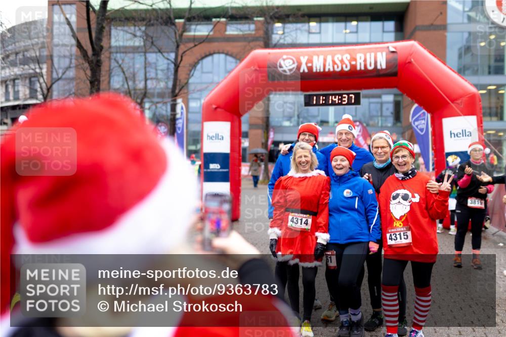 07.12.2025 - St. Pauli X-Mass-Run No. 15 Michael Strokosch http://msf.ph/oto/9363783 07.12.2025 12:14:35 Laufen 11, 14, 37, 4314, 61, 4315, 3819 meine-sportfotos.de