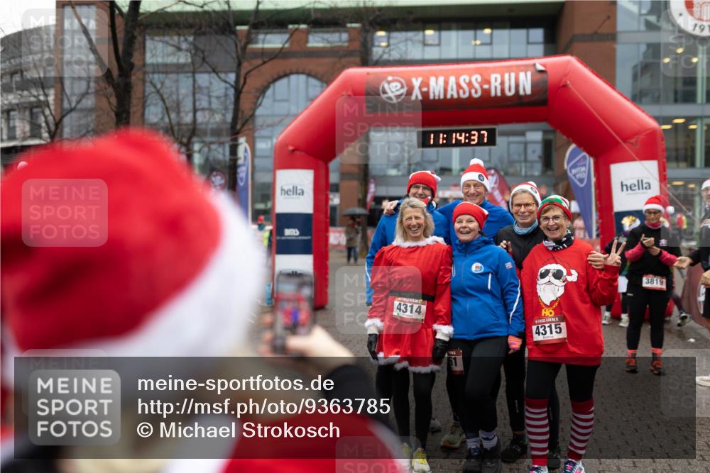07.12.2025 - St. Pauli X-Mass-Run No. 15 Michael Strokosch http://msf.ph/oto/9363785 07.12.2025 12:14:36 Laufen 11, 14, 37, 4314, 4315, 3819, 19 meine-sportfotos.de