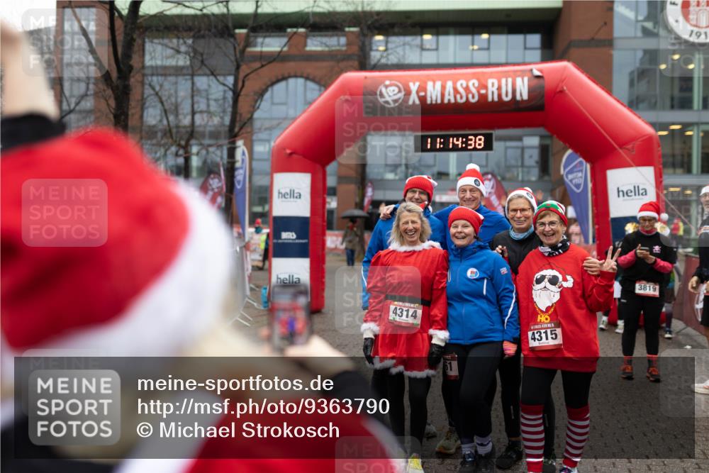 07.12.2025 - St. Pauli X-Mass-Run No. 15 Michael Strokosch http://msf.ph/oto/9363790 07.12.2025 12:14:36 Laufen 11, 14, 38, 4314, 4315, 3819, 191 meine-sportfotos.de