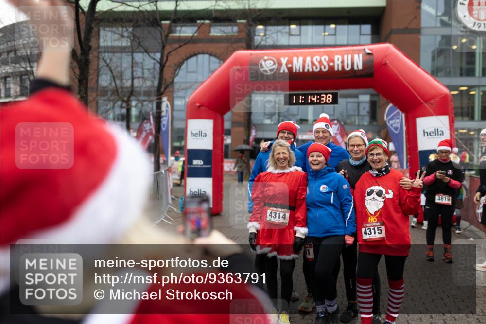 07.12.2025 - St. Pauli X-Mass-Run No. 15 Michael Strokosch http://msf.ph/oto/9363791 07.12.2025 12:14:36 Laufen 11, 14, 38, 4314, 4315, 3819, 191 meine-sportfotos.de