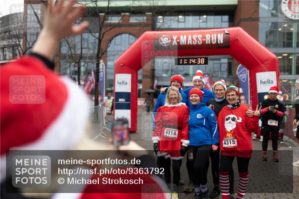 07.12.2025 - St. Pauli X-Mass-Run No. 15 Michael Strokosch http://msf.ph/oto/9363792 07.12.2025 12:14:36 Laufen 11, 14, 38, 4314, 4315, 3819, 191 meine-sportfotos.de