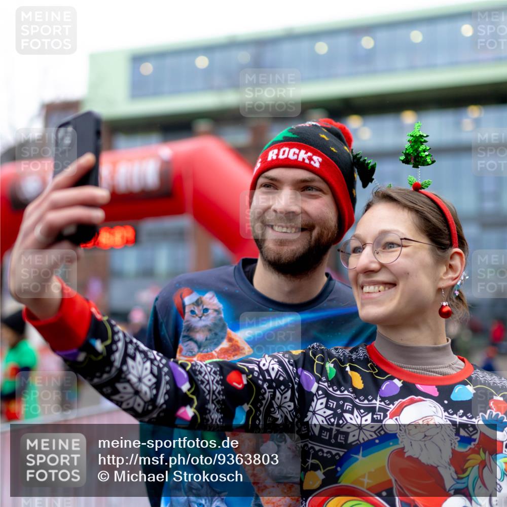 07.12.2025 - St. Pauli X-Mass-Run No. 15 Michael Strokosch http://msf.ph/oto/9363803 07.12.2025 12:15:05 Laufen ©, Michael, Strokosch meine-sportfotos.de