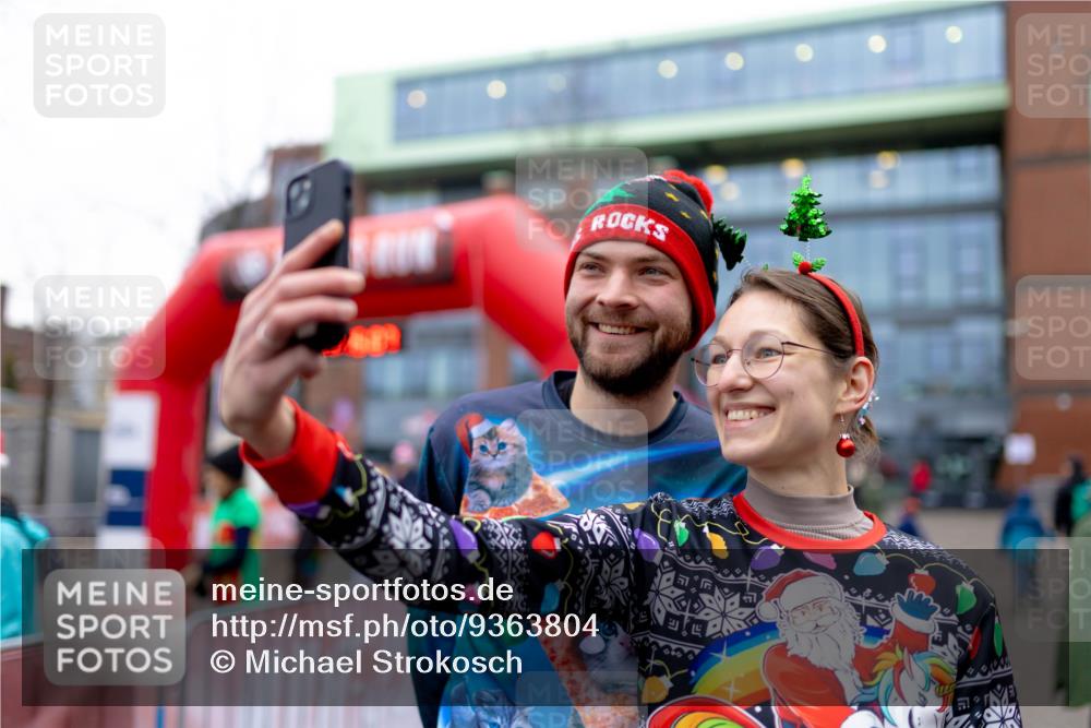 07.12.2025 - St. Pauli X-Mass-Run No. 15 Michael Strokosch http://msf.ph/oto/9363804 07.12.2025 12:15:05 Laufen  meine-sportfotos.de