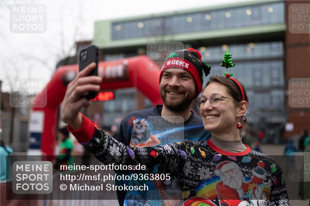 07.12.2025 - St. Pauli X-Mass-Run No. 15 Michael Strokosch http://msf.ph/oto/9363805 07.12.2025 12:15:05 Laufen  meine-sportfotos.de