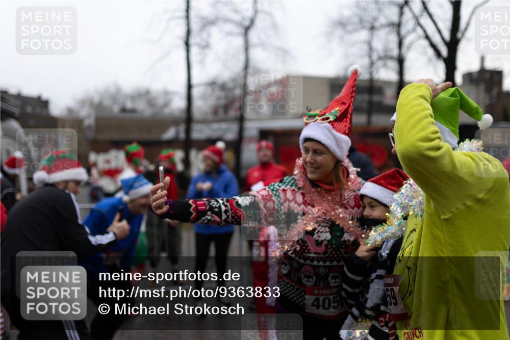 07.12.2025 - St. Pauli X-Mass-Run No. 15 Michael Strokosch http://msf.ph/oto/9363833 07.12.2025 12:16:41 Laufen 405, 5, 59 meine-sportfotos.de