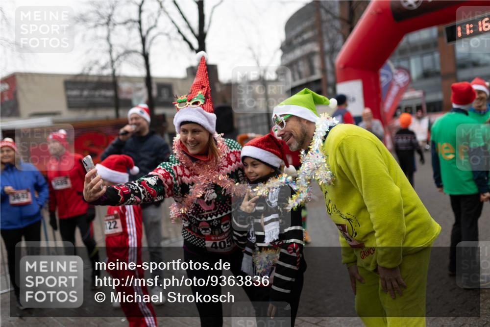 07.12.2025 - St. Pauli X-Mass-Run No. 15 Michael Strokosch http://msf.ph/oto/9363836 07.12.2025 12:16:47 Laufen 3632, 122, 405, 2951, 18, 16 meine-sportfotos.de