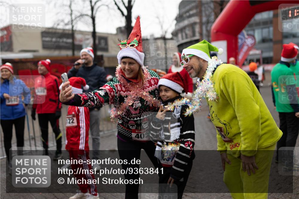 07.12.2025 - St. Pauli X-Mass-Run No. 15 Michael Strokosch http://msf.ph/oto/9363841 07.12.2025 12:16:47 Laufen 3692, 36019, 122, 405 meine-sportfotos.de